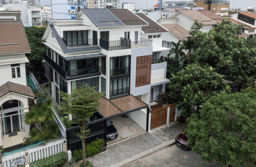 Polaris Villa - Kết hợp Nhôm Kính tinh giản trong kiến trúc tân cổ điển